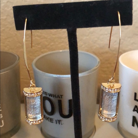 Jennifer Lopez Jewelry - 🐝Jennifer Lopez Super versatile and unique 🥰